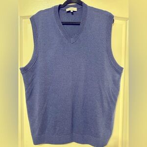 Turnbury fine wool vest in navy blue